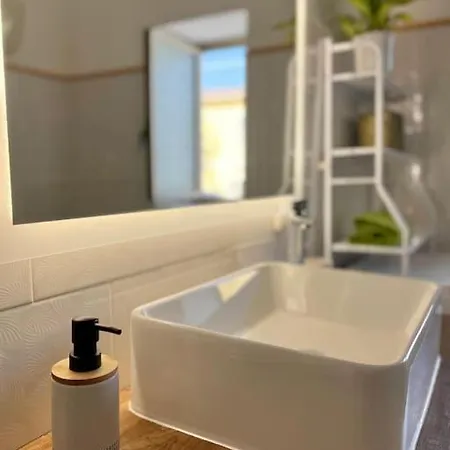 Casetta Bianca Con Giardino Holiday home Posada (Sardinia)