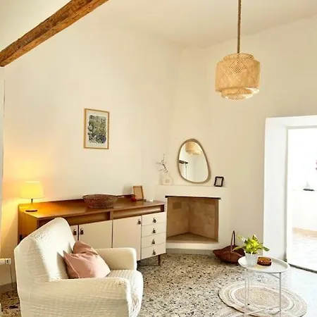 Casetta Bianca Con Giardino Semesterbostad Posada (Sardinia)