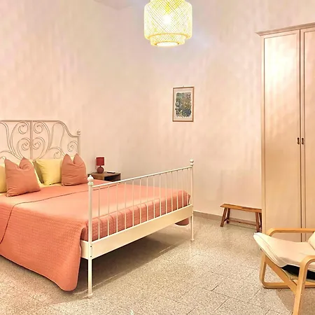 Casetta Bianca Con Giardino * Posada (Sardinia)